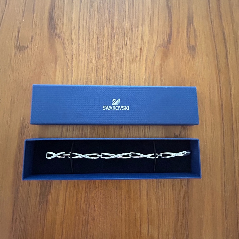 Swarovski Silver link Bracelet
CZ and sterling silver